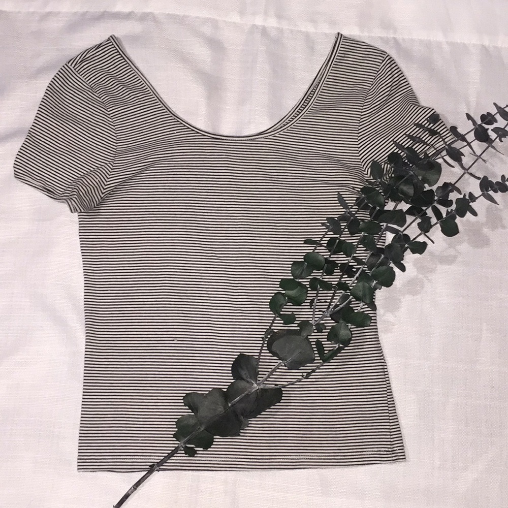 Forever 21 Scoop Neck Tee